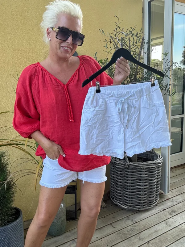 New By Carla shorts Shorts