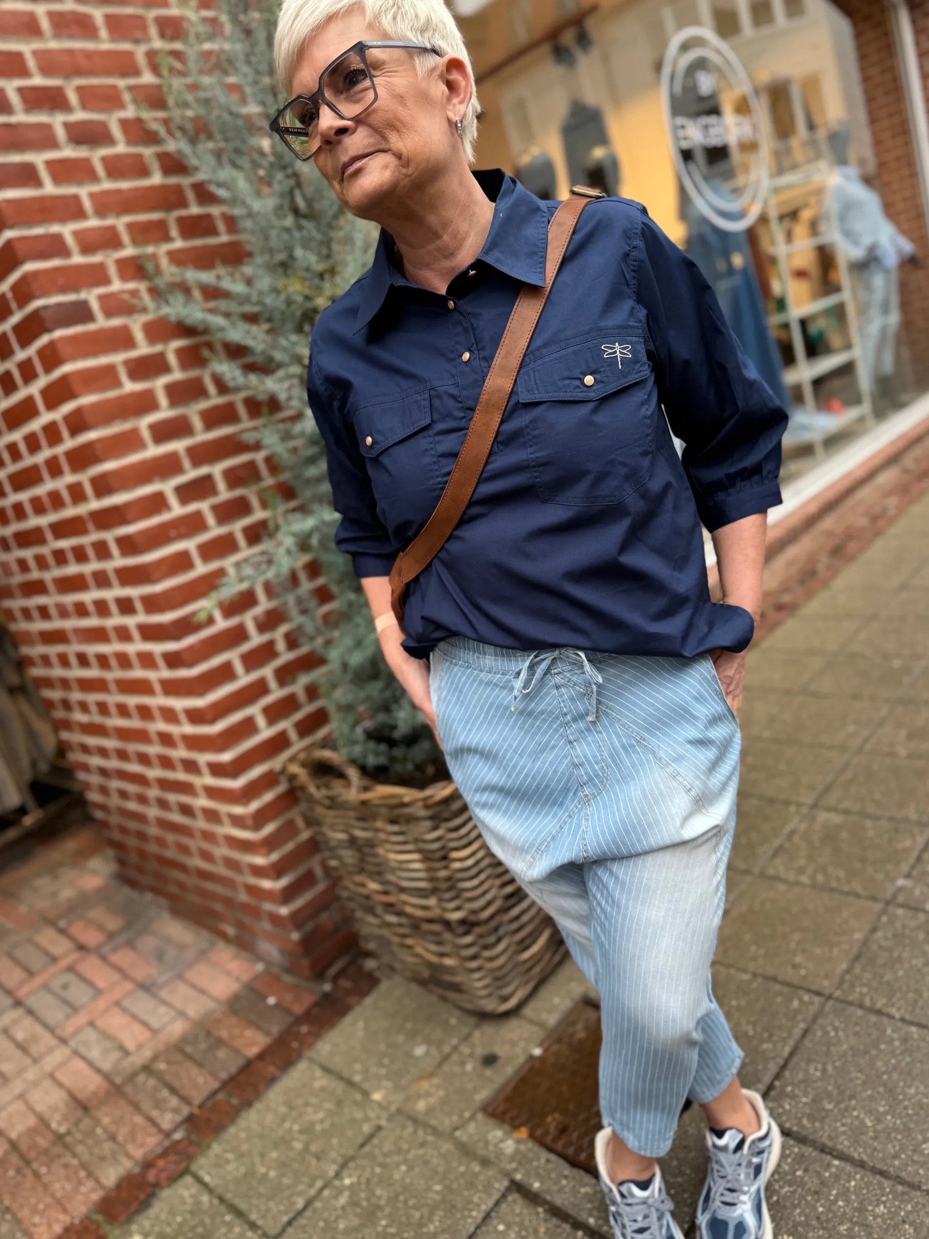 by_engbork_mady_bukser_st_4.webp Discount By Mady bukser stripe denim light Bukser