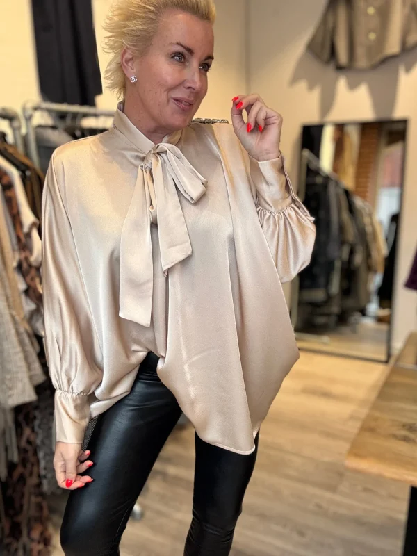 Clearance By Megan satin skjorte Bluser | Skjorter