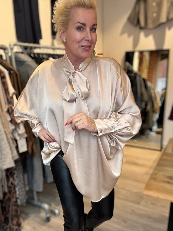 Clearance By Megan satin skjorte Bluser | Skjorter