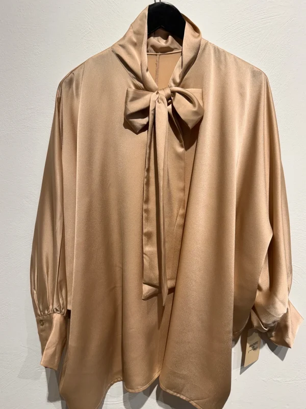 Clearance By Megan satin skjorte Bluser | Skjorter
