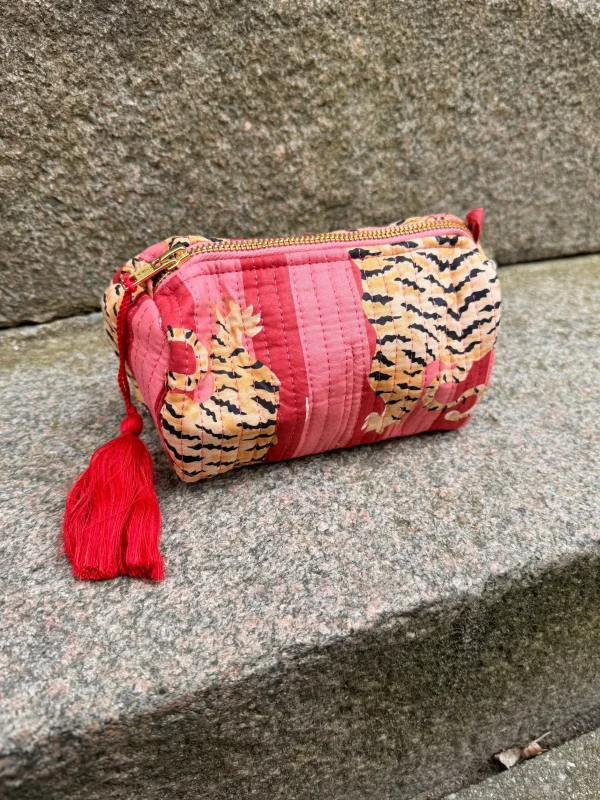 Hot By Melua beauty bag S Tasker
