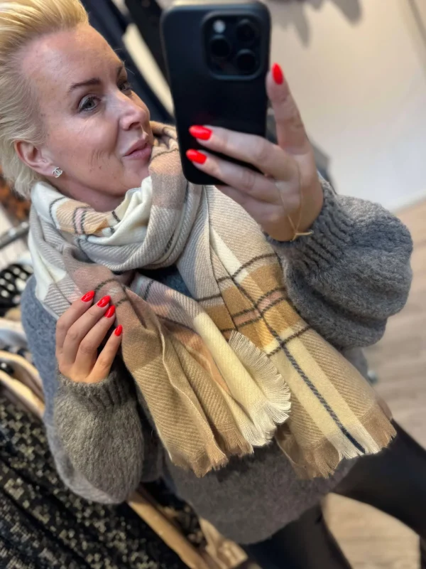 Outlet By Mia tørklæde Tørklæder