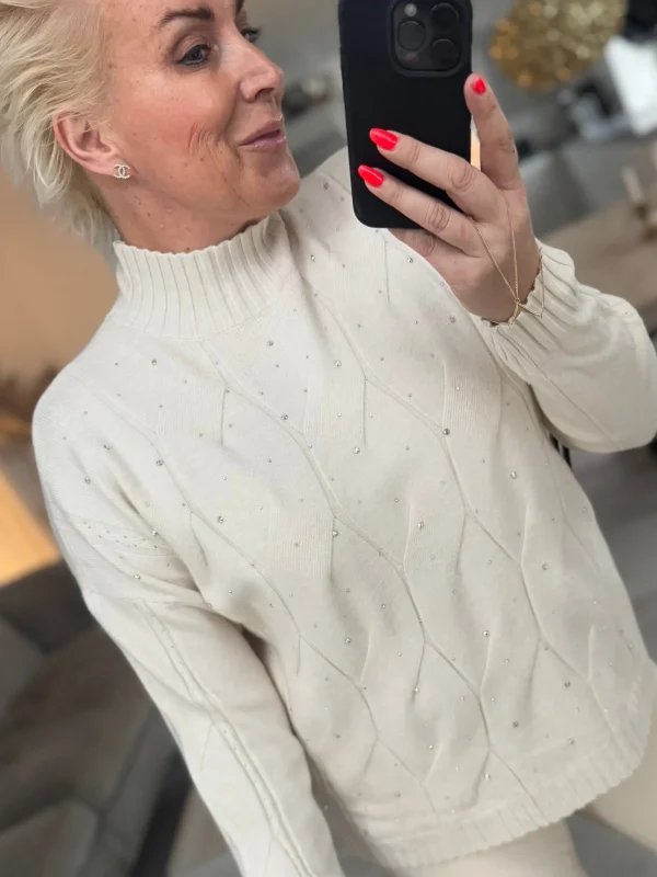 New By Stephania strik Strik