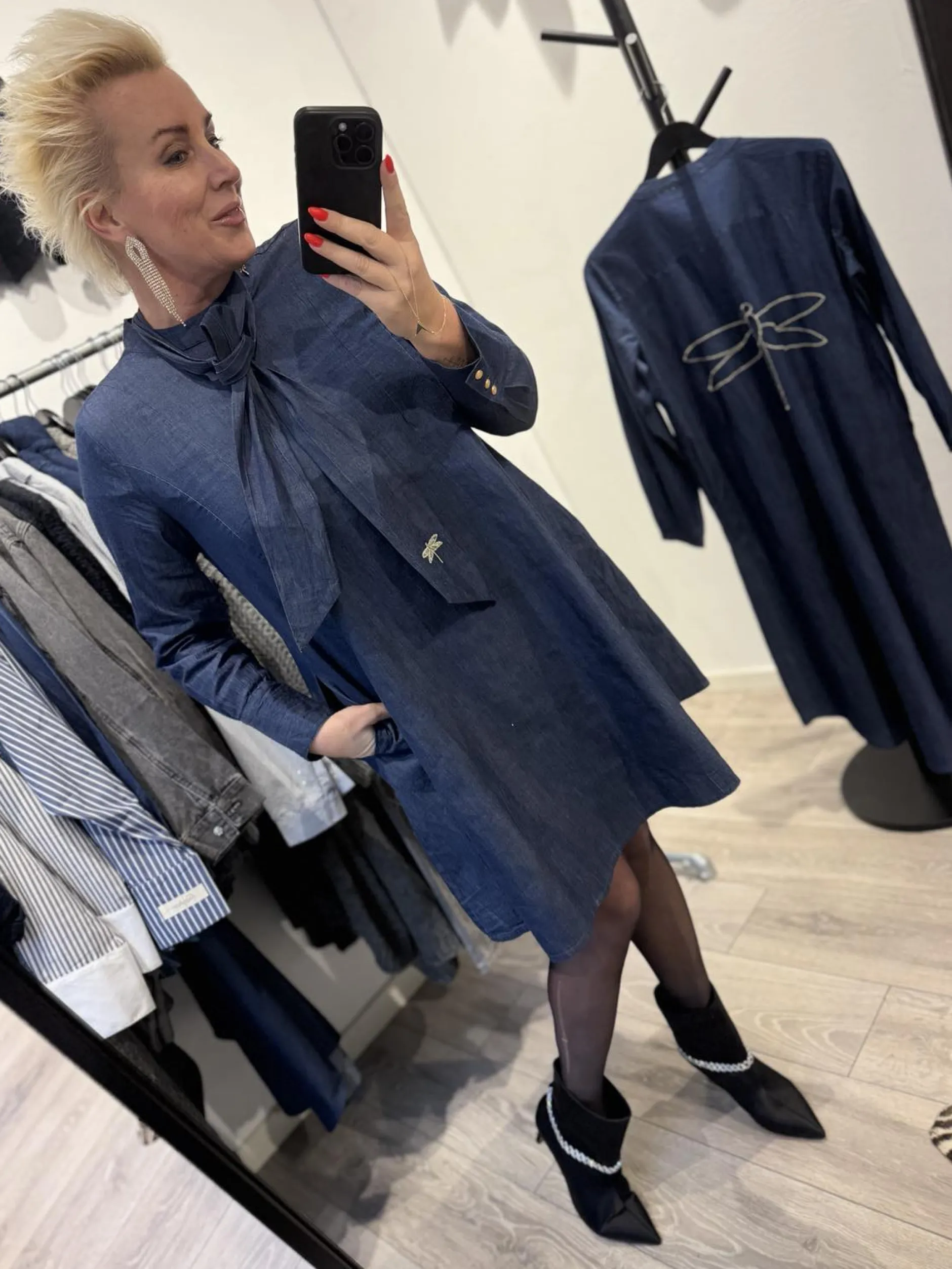 gaspar__bow_denim_dress_b_13.webp Discount 2407711 Bow denim dress Kjoler | Kjoler