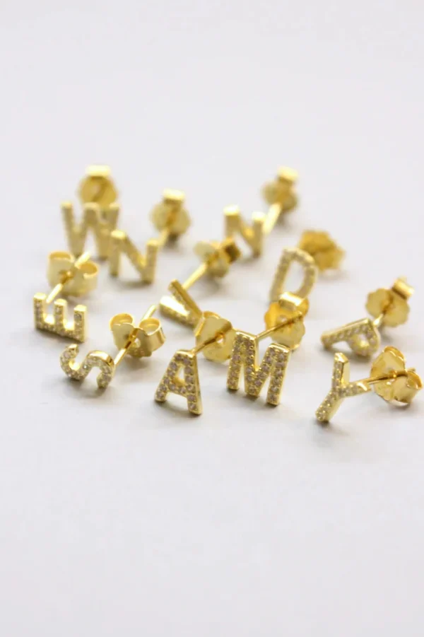Outlet M01014 Alphabet crystal stud gold R Smykker